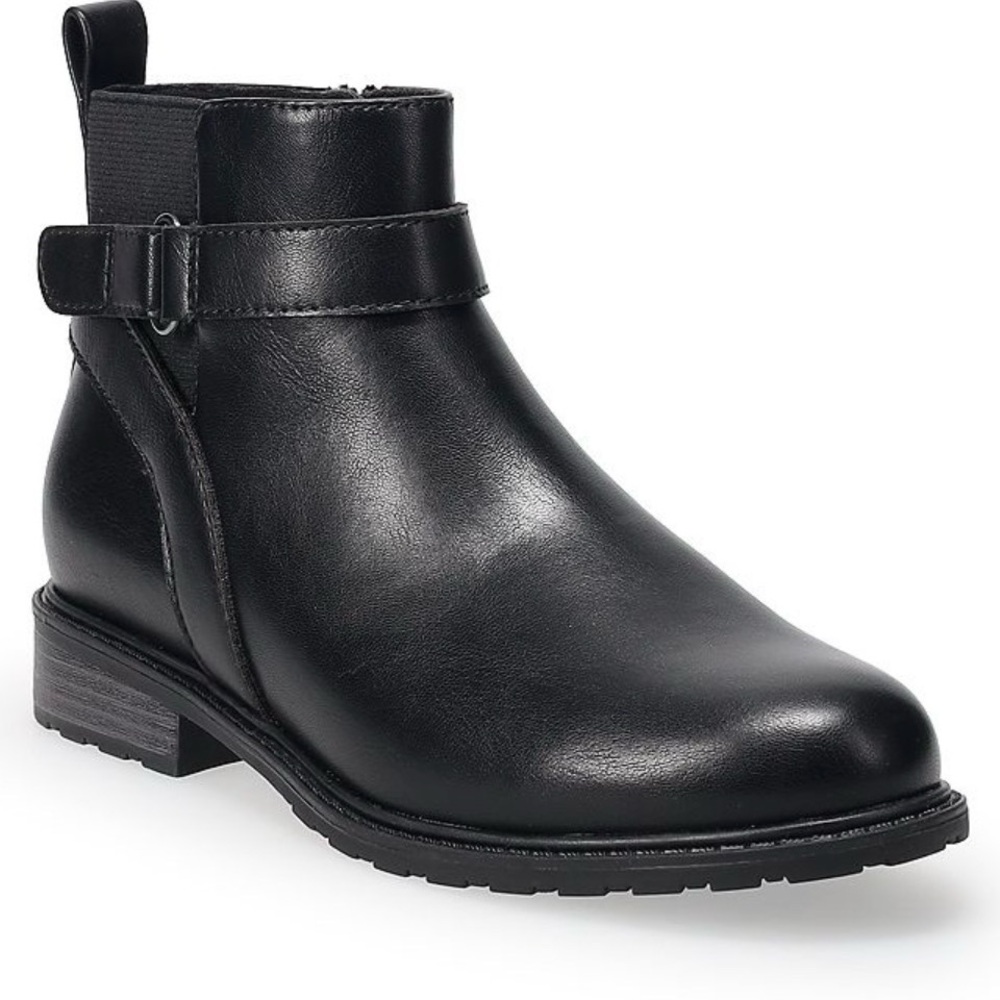 NWT 11 Wide Black Ankle Boots